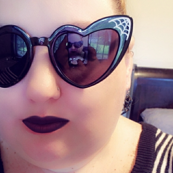 🦄Welcome to my closet!🦄 - Picture 6 of 7